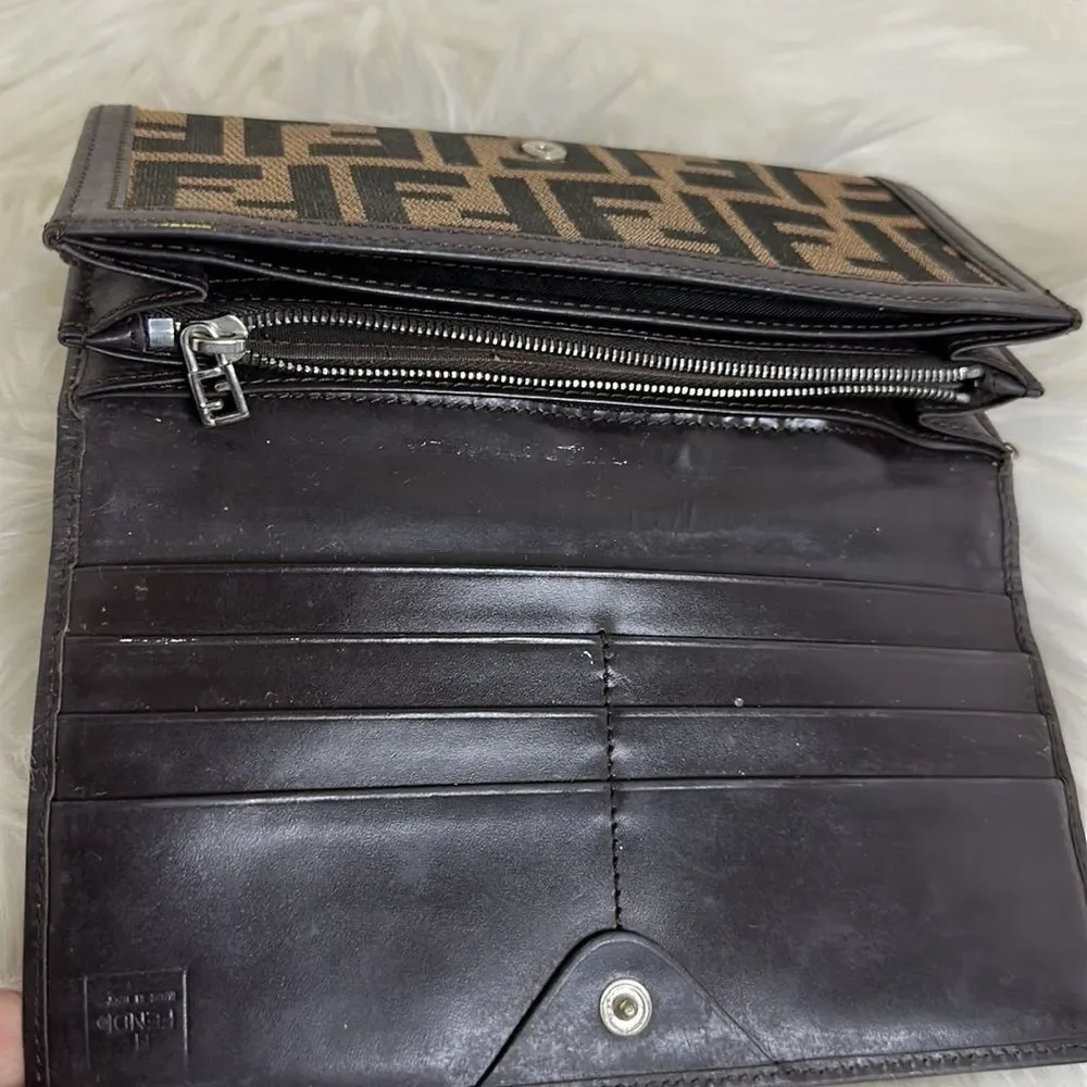 💯Authentic Fendi Long Wallet 🍀